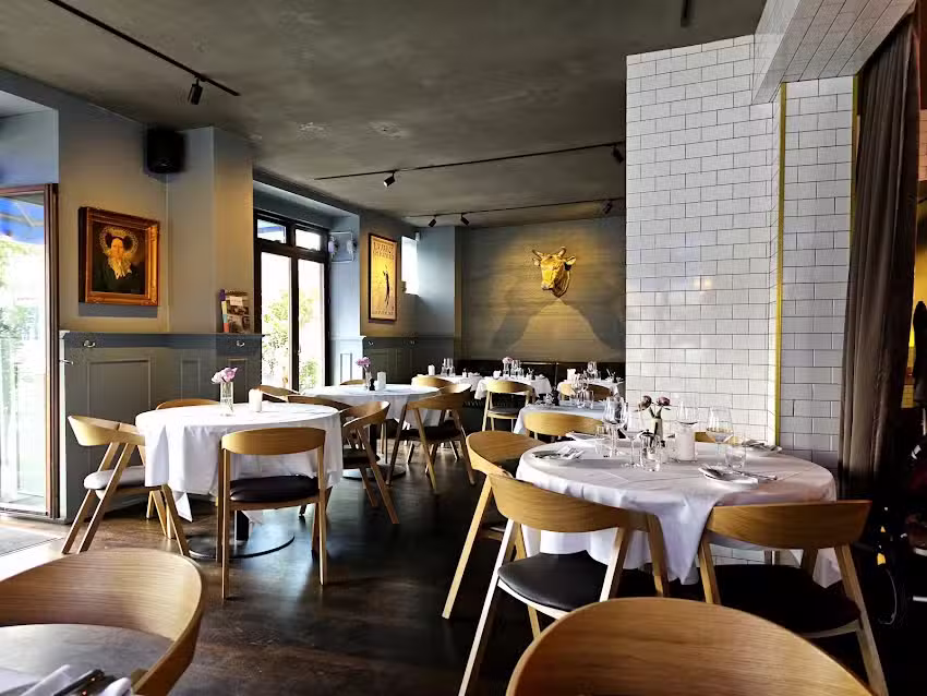 &AElig;lsk Mad og Vinbar