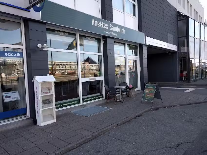 Anettes Sandwich, Viby