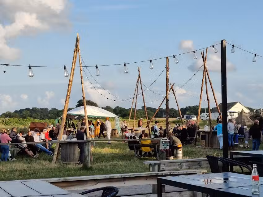 Avernak&oslash; Havnecafe