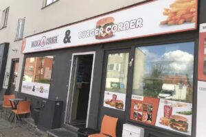 Butter Chicken Pizza