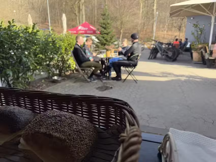 Caf&eacute; After Trail