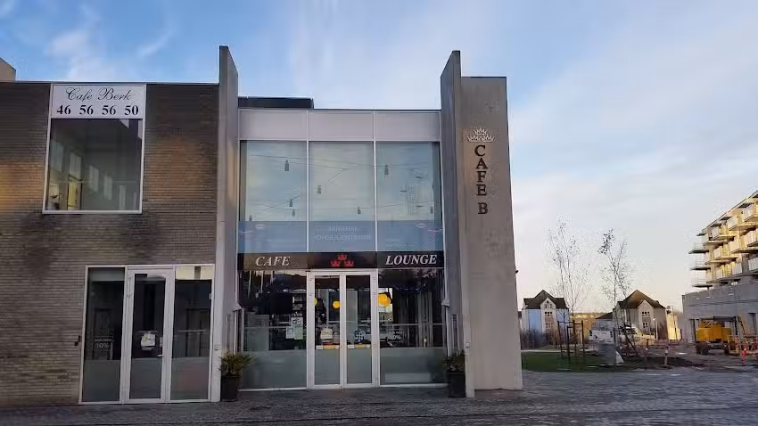 Cafe Breeze & Pizzahus