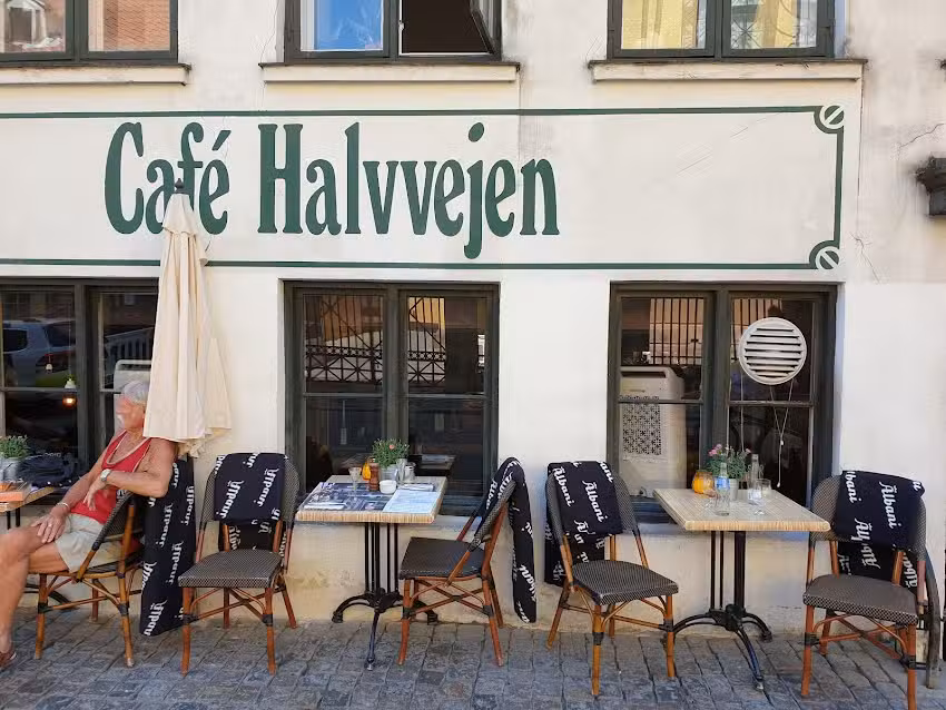 Caf&eacute; Halvvejen