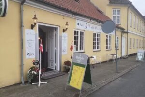 Cafe Mee og sportsbar