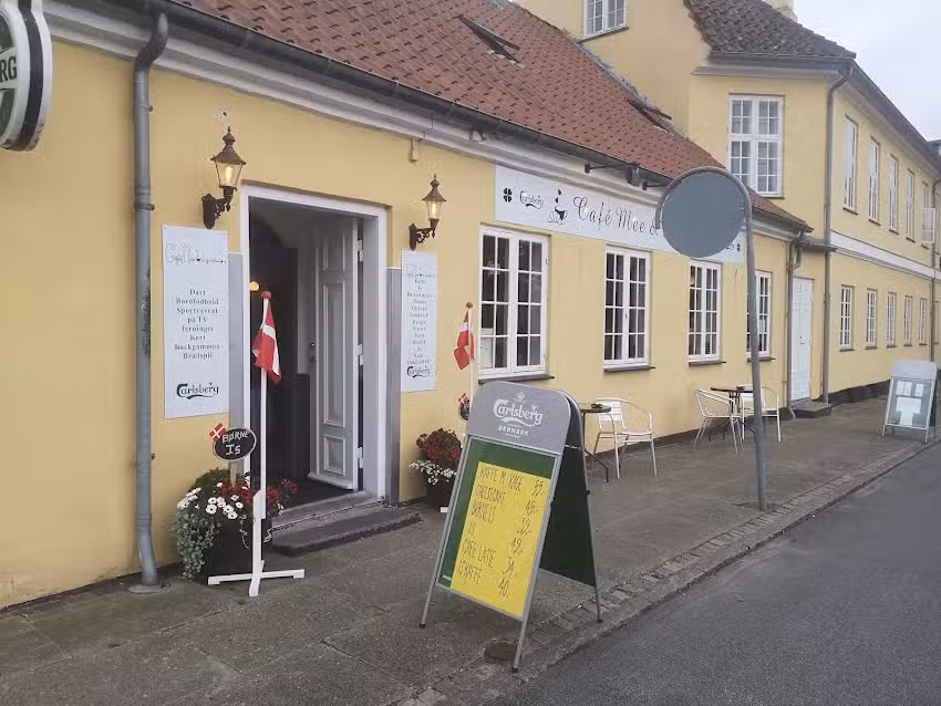 Cafe Mee og sportsbar