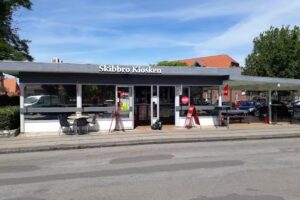 Cafe Skibbroen, T&oslash;nder