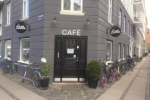 Caf&eacute; Sweet Surrender