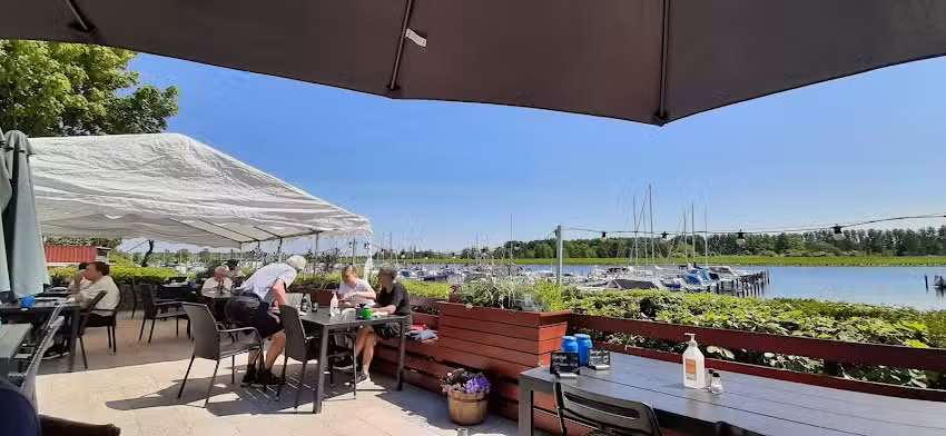 Cafe Syd 1 v/Marina Teisner