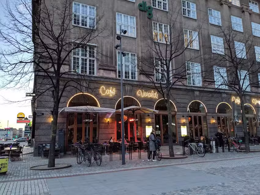 Cafe Vivaldi