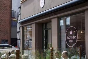 Caf&eacute; Zowie
