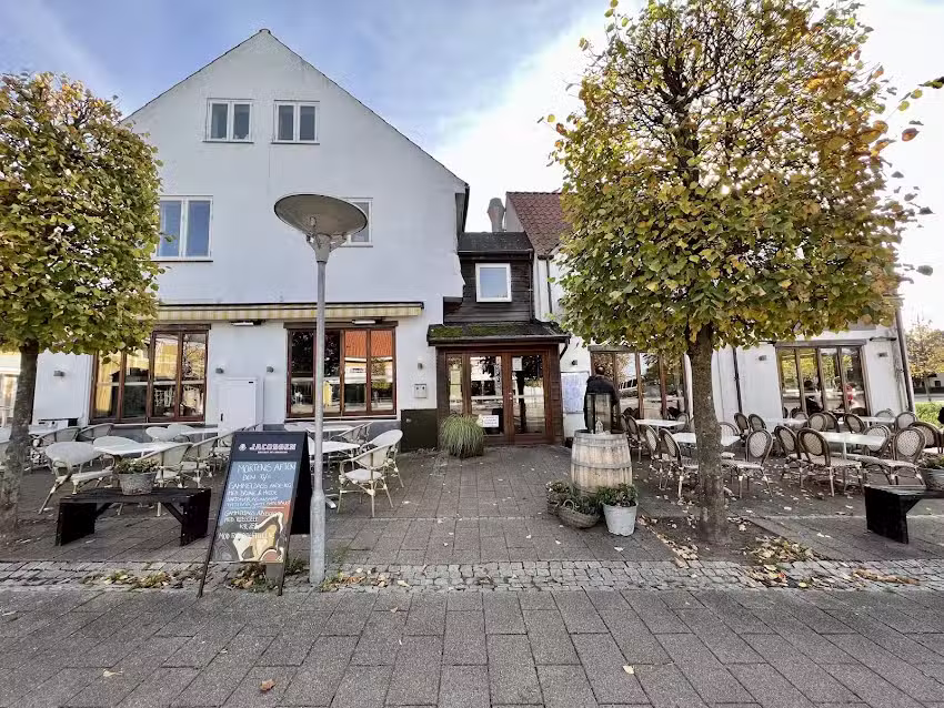 Charlies Caf&eacute; & Steakhouse