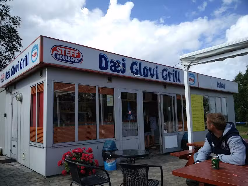 D&aelig;j Glovi Grill og Minigolf