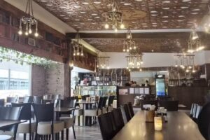 Dem &ndash; Caf&eacute; & Restaurant