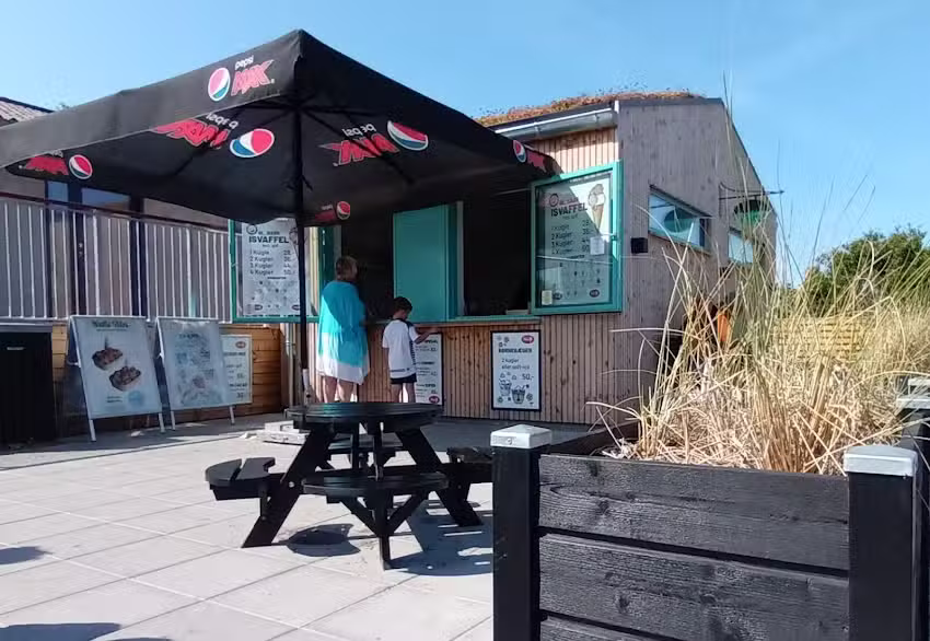 Den Bl&aring; Kiosk v/Jette Bundesen