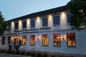 Den Gamle Gr&aelig;nsekro