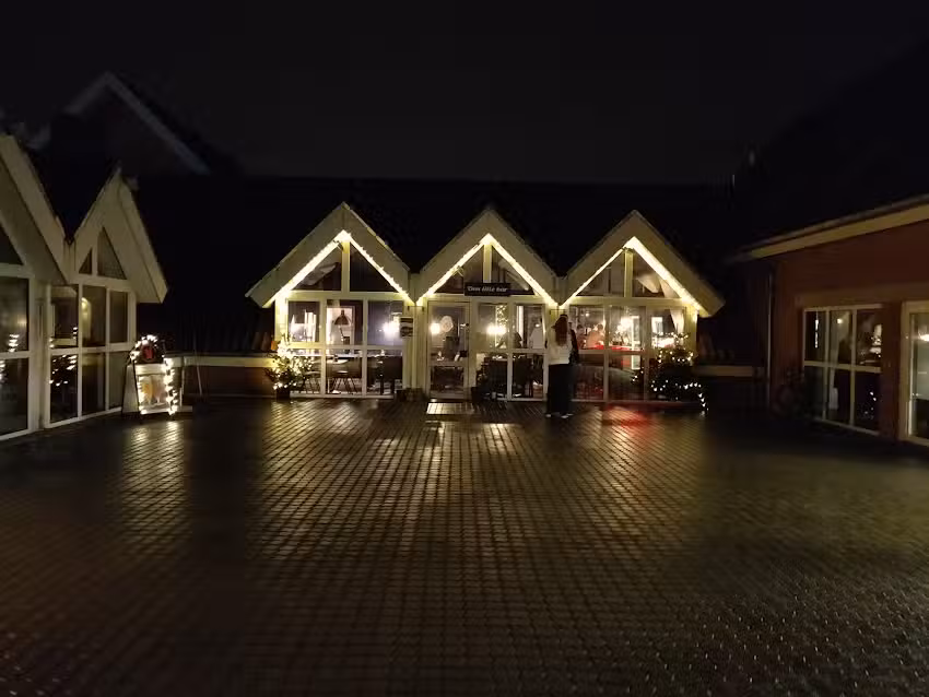 Den lille bar & caf&eacute;