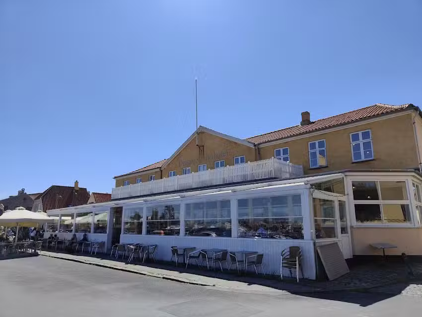 Drag&oslash;r Hotel & Ferieudlejning ApS
