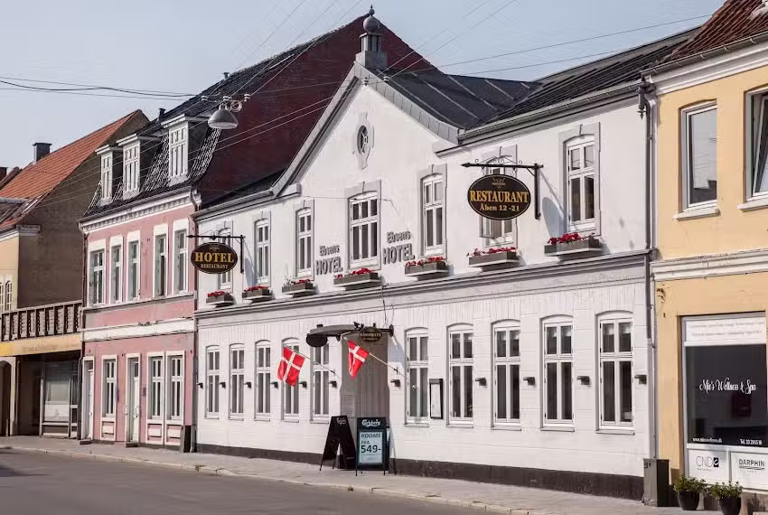 Ebsens Hotel & Restaurant