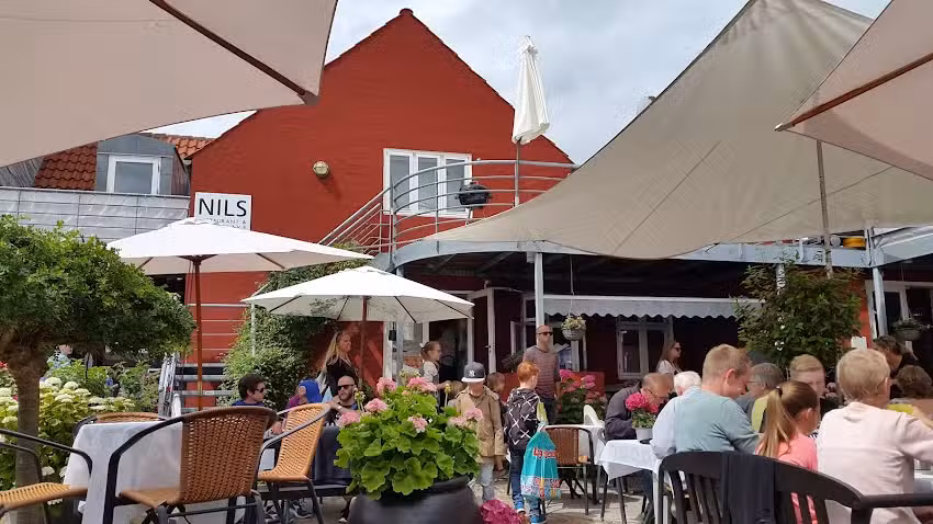 FRK Kejser Cafe & Restaurant