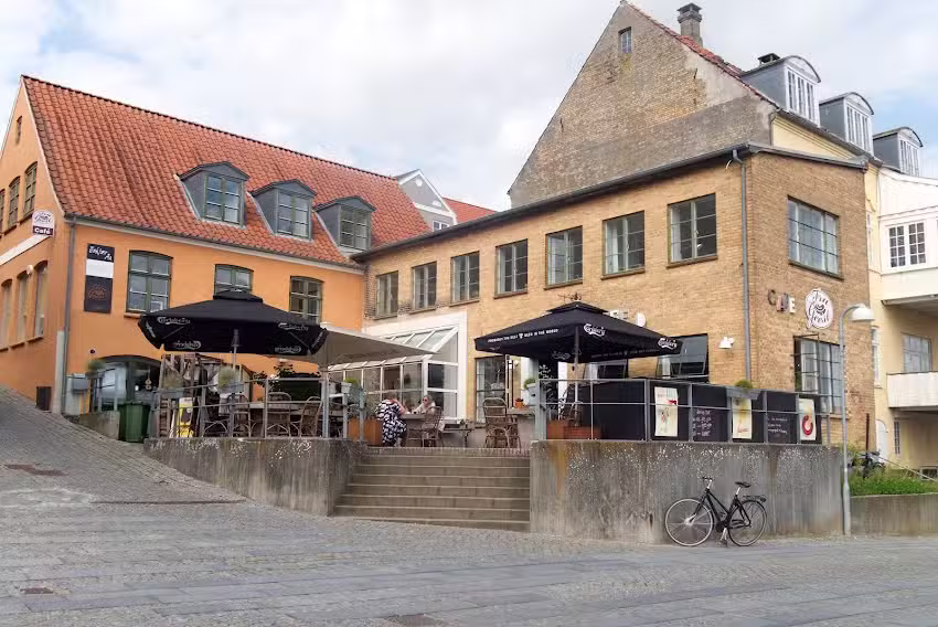 Fru Geest &ndash; Caf&eacute; & Upstairs