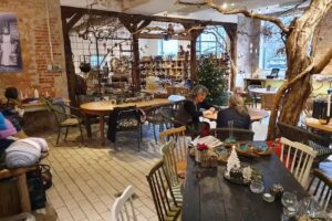 Fru Hansens Butik & Caf&eacute;