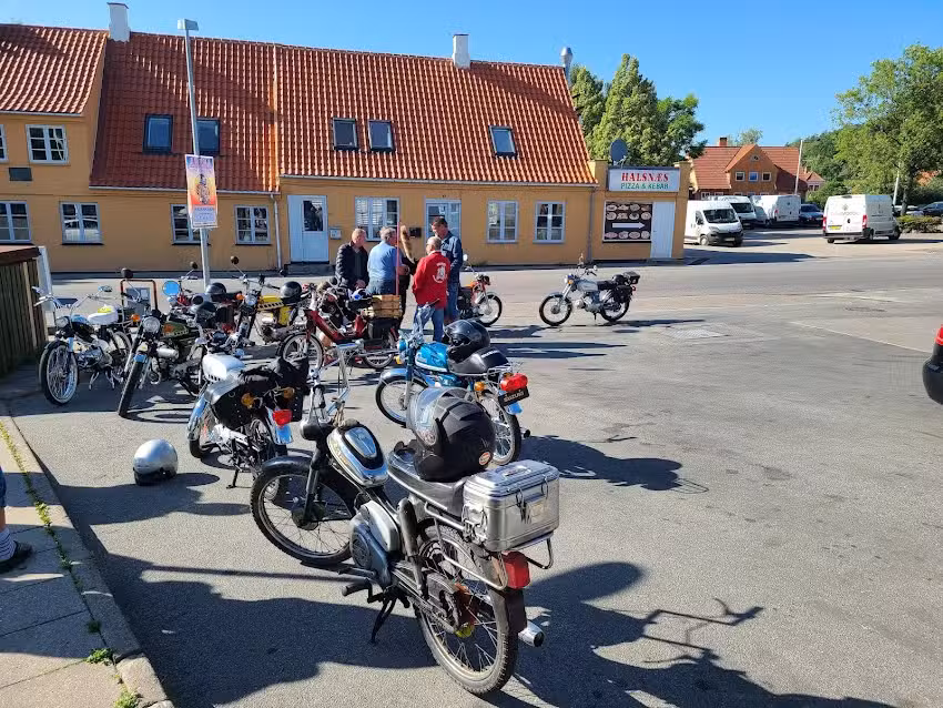 Halsn&aelig;s Pizza & Kebab