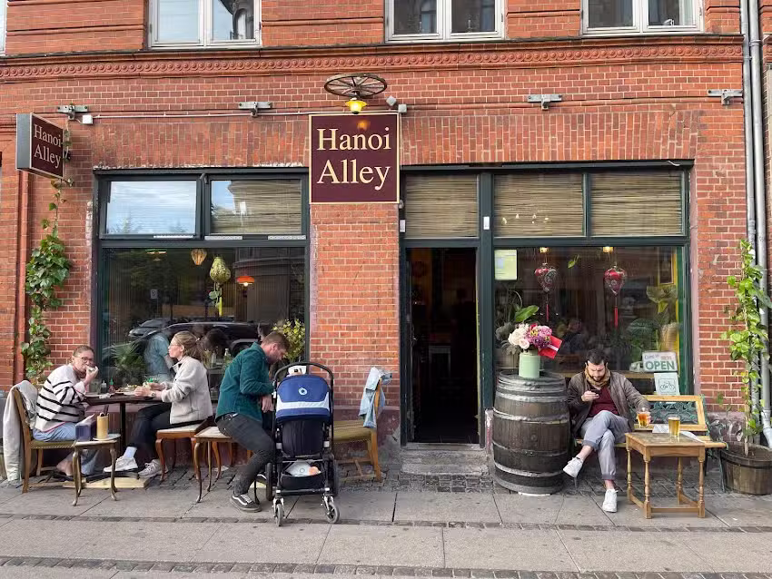 Hanoi Alley &ndash; Vietnamese Street Food