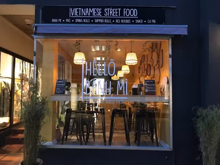 H&ecirc;ll&ocirc; B&aacute;nh M&igrave; &ndash; Vietnamese Street Food