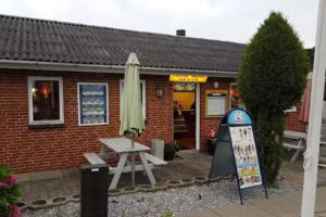 Hong Kong Grill & Cafe