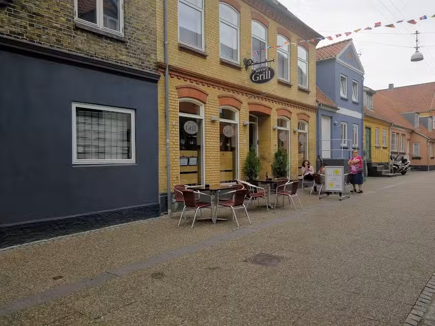 J&oslash;nnes Grill & Caf&eacute;