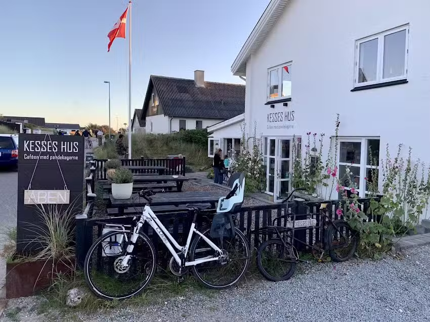 Kesses Hus &ndash; Cafeen med pandekagerne i Klitm&oslash;ller