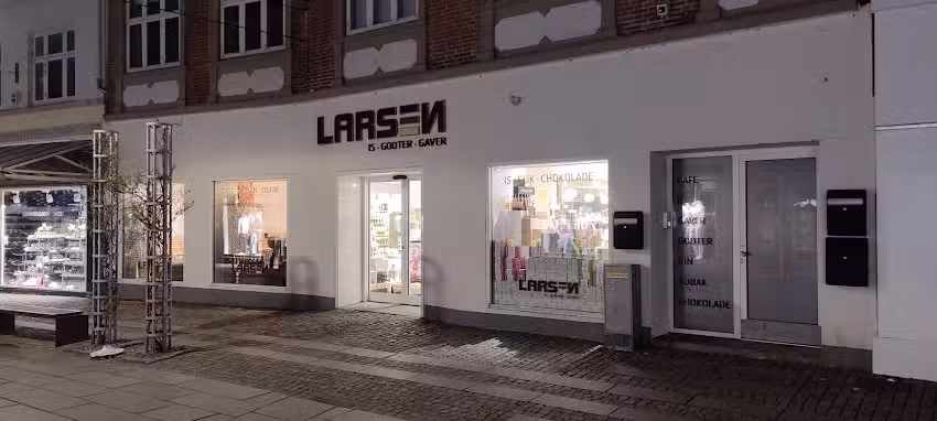 LARSEN &ndash; Struer