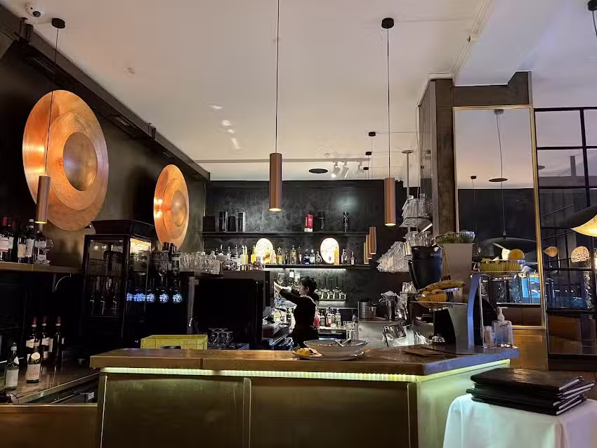 Le Diamant Bistro 59