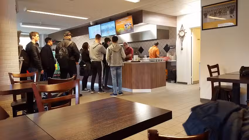 Lindeh&oslash;j Pizza & Grill