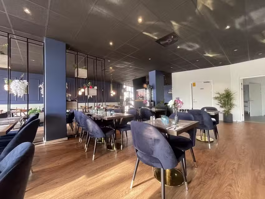 Liva Cafe & Restaurant