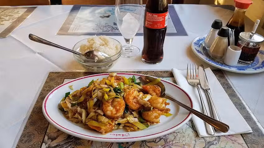 Long Feng v/Ying Zhao Feng