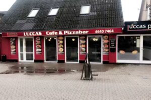 LUCCAS CAFE & PIZZA Hvals&oslash;