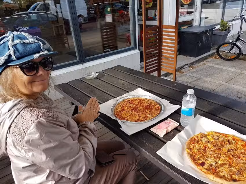 Lucerne Pizza & Indisk Specialiteter