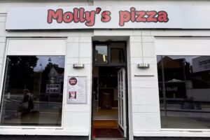 Molly&rsquo;s pizza