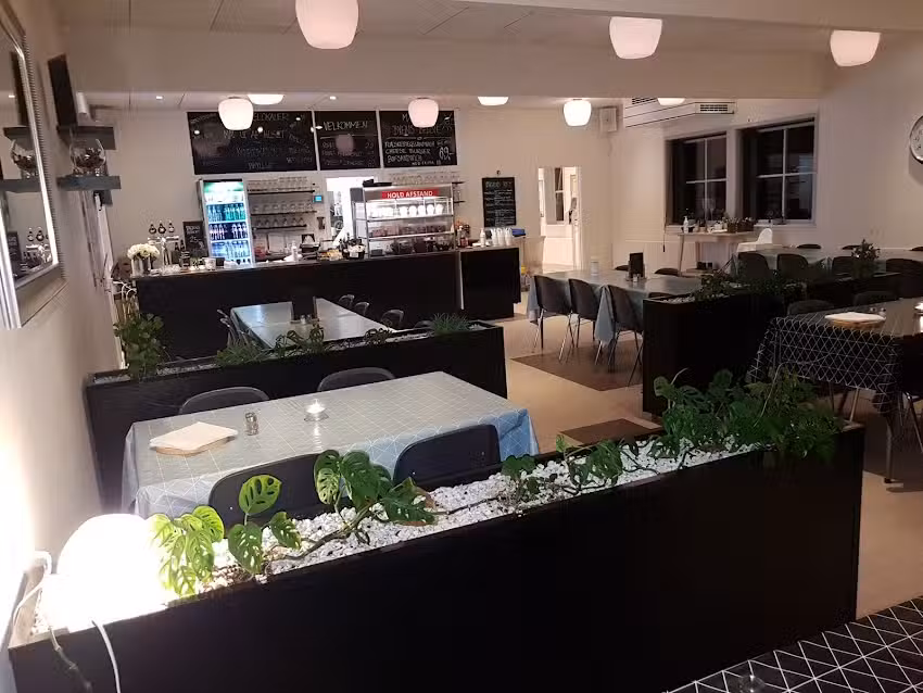 M&oslash;rk&oslash;v Spisehus & Cafe