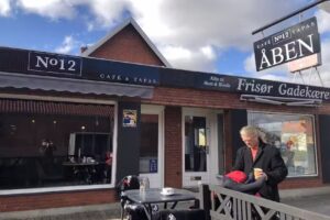 No 12 Caf&eacute; & Tapas