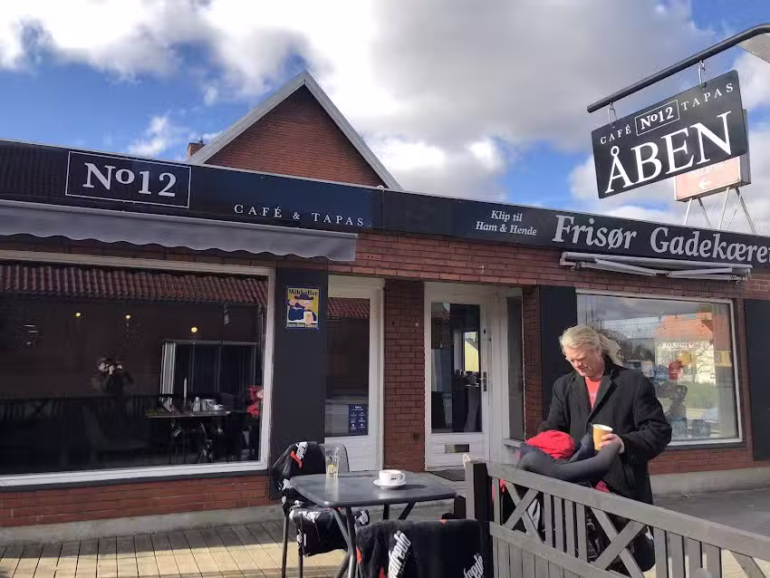 No 12 Caf&eacute; & Tapas