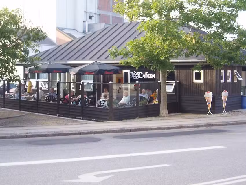 &Oslash;-Cafeen