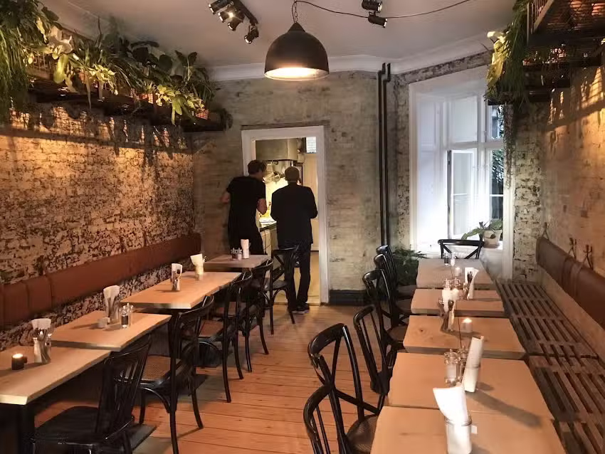 &Oslash;12 Coffee and Eatery