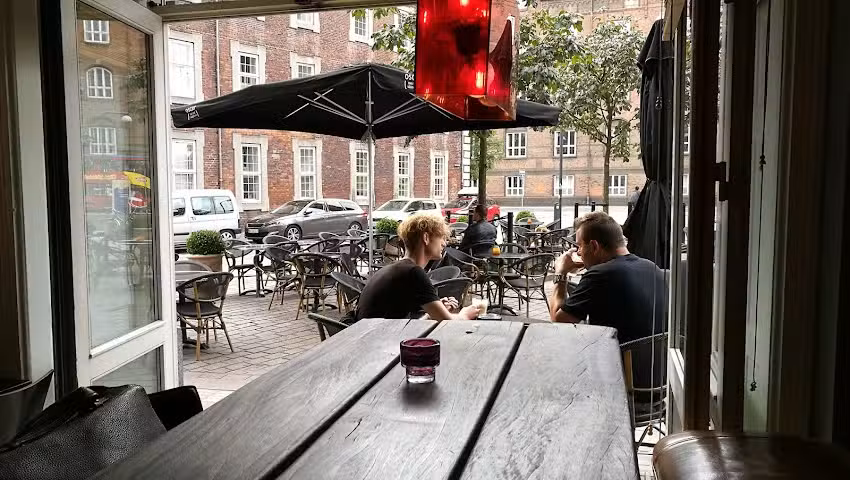 Oscar Bar & Caf&eacute;