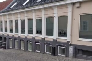 P&aring; toppen af bakken