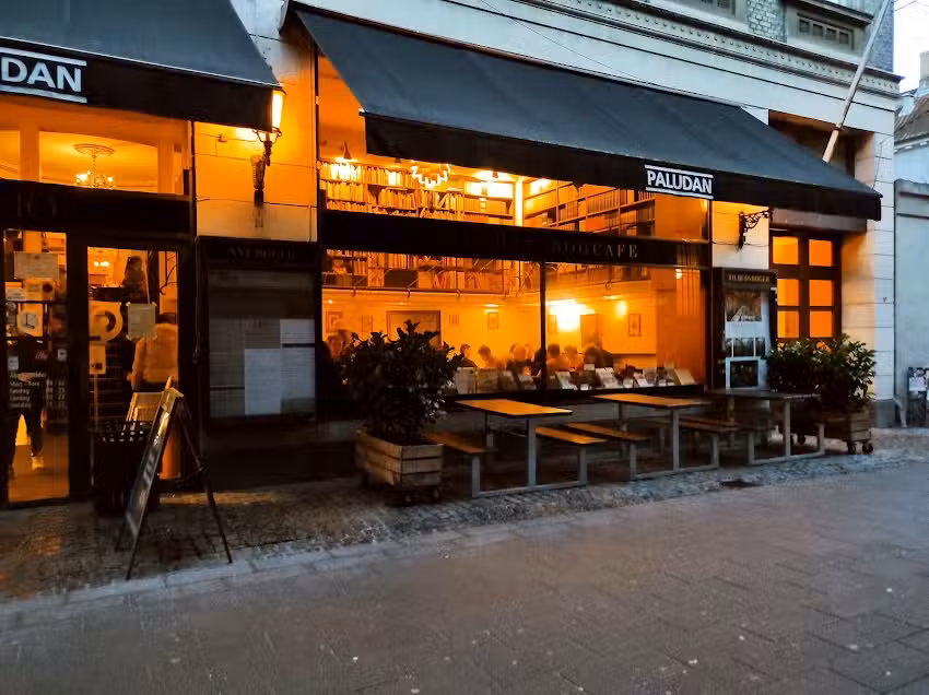 Paludan Bog & Caf&eacute;