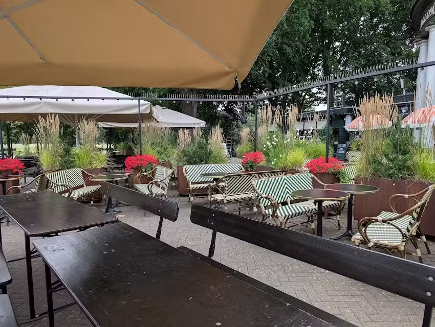 Pavillon Beer Garden