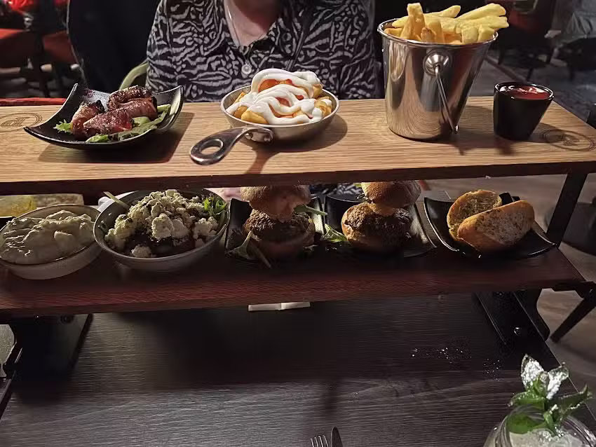 Pincho Nation Hiller&oslash;d