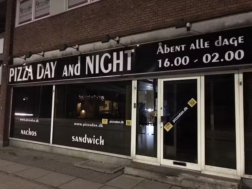 Pizza Day And Night Since 2004